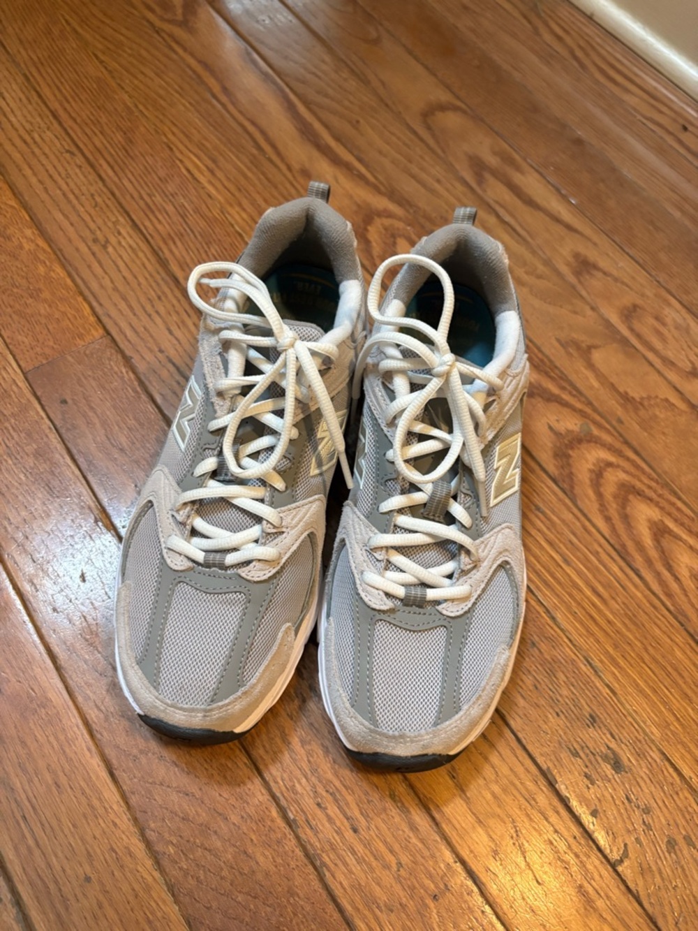 LIKE NEW New Balance 530 - Picture 2 of 5